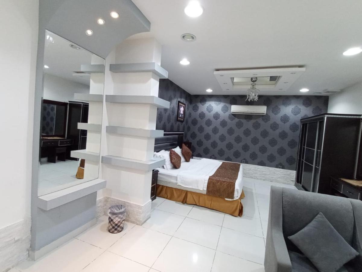 Celine Al Motamaiza Furnished Apartment Jiddah Esterno foto