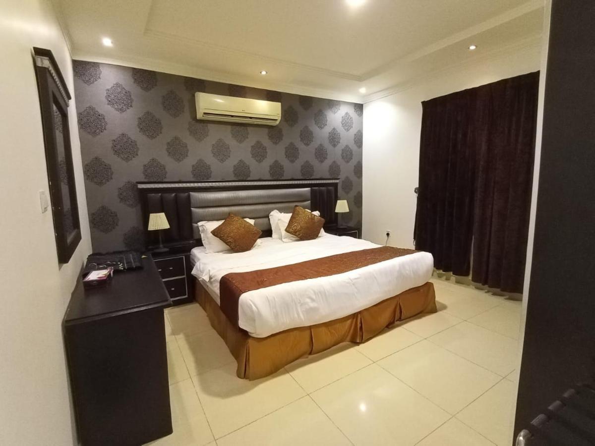 Celine Al Motamaiza Furnished Apartment Jiddah Esterno foto